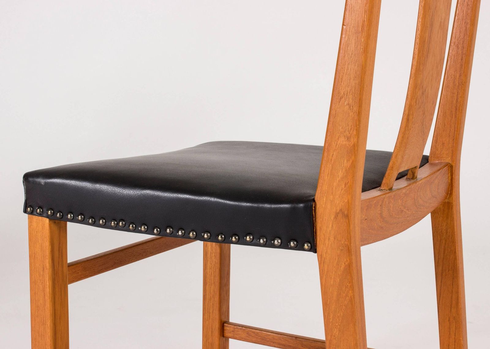 photo furniture Set Of 12 Axel Larsson Dining Chairs, Stained Elmwood & Leather, 1940s