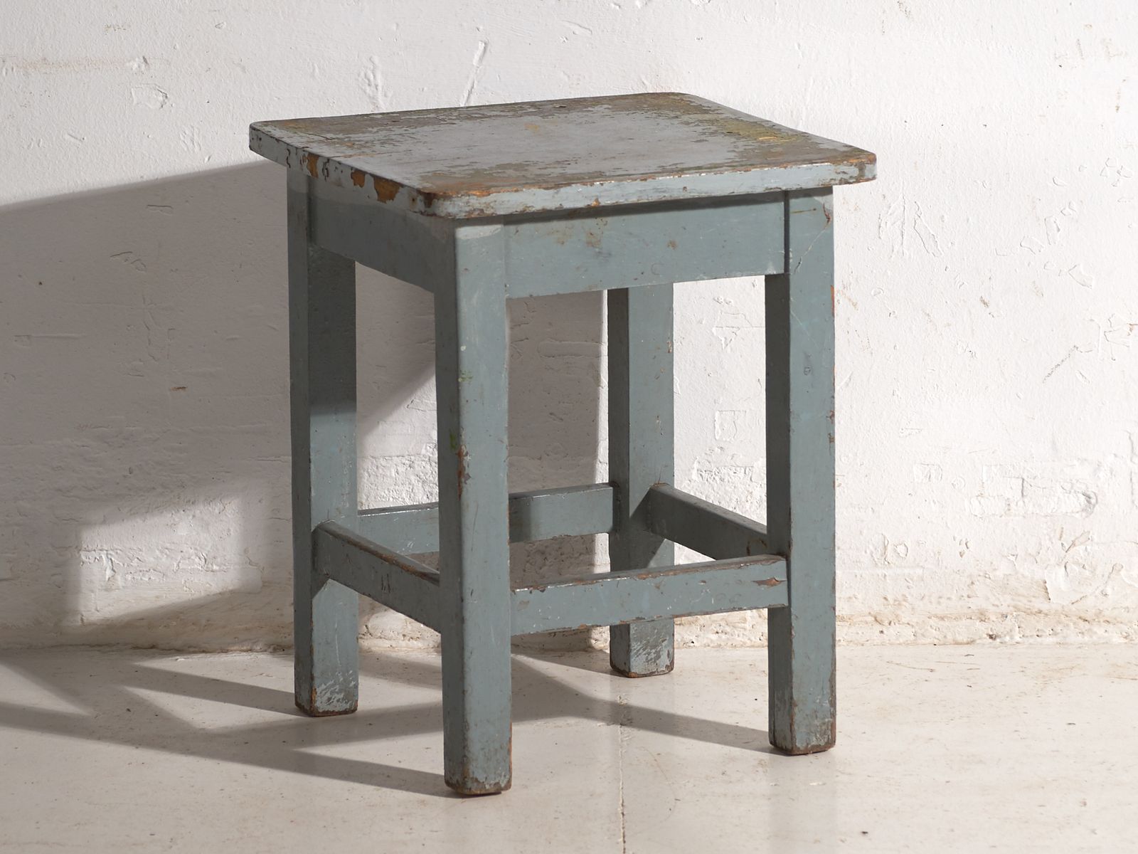 Tables de chevet d'époque en bois de pin - Europe centrale, vers 1940 #1 photo Mobilier