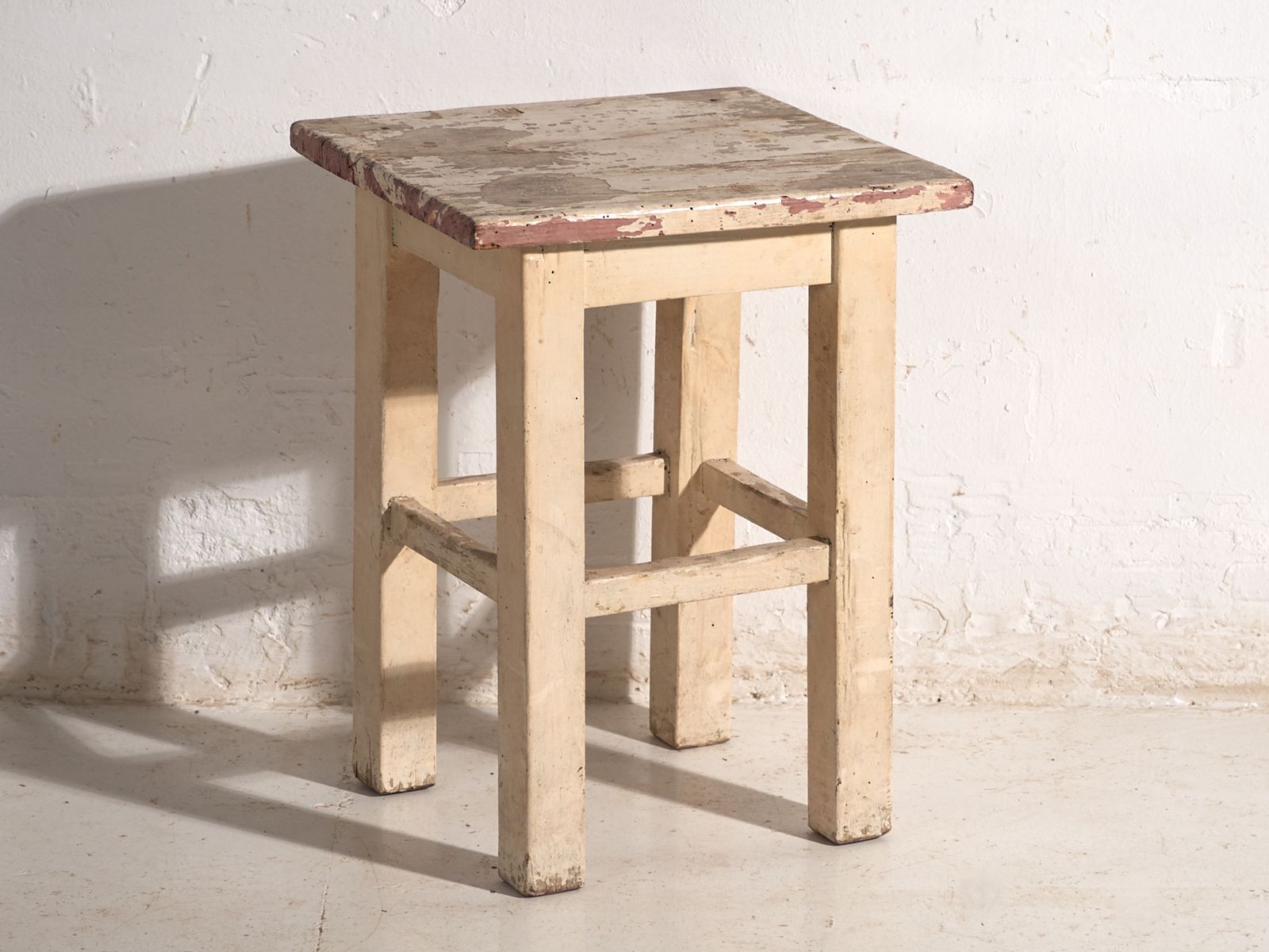 Tables de chevet d'époque en bois de pin, Europe centrale, vers 1940 #11 photo Mobilier