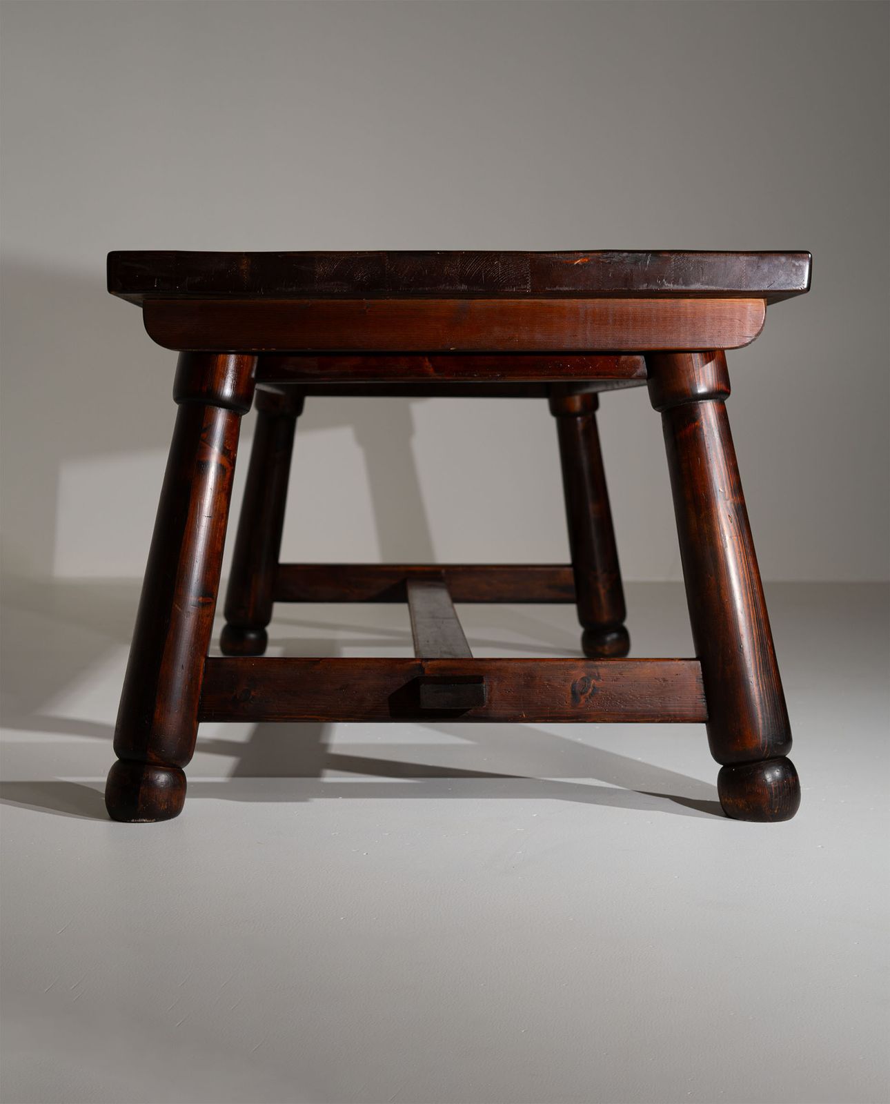 Mid-Century Franse eettafel van Georges Robert, Frankrijk ca. jaren 1950 photo Meubels