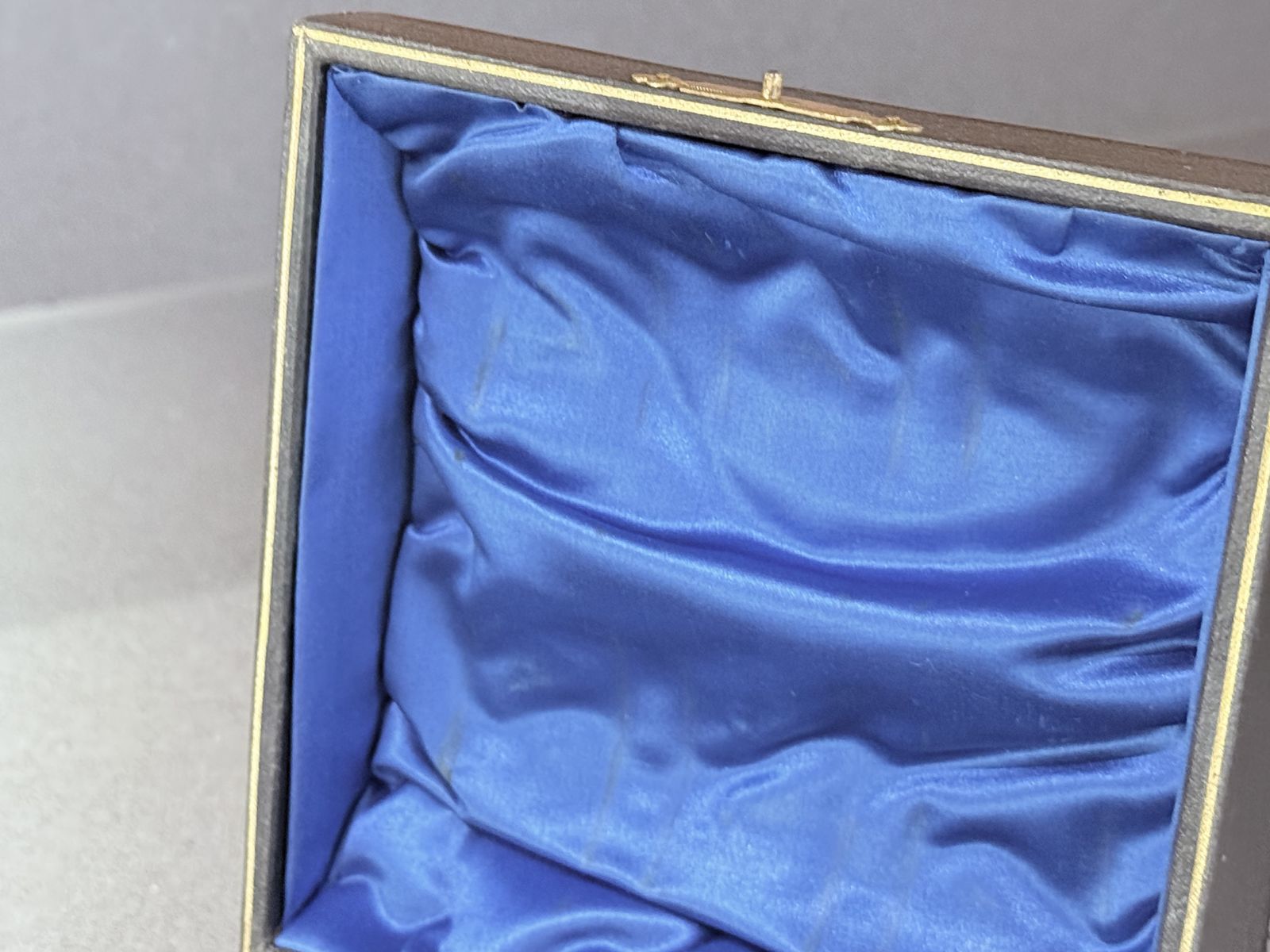 Ensemble de 6 ronds de serviette anglais en argent, écrin d'origine, décor Art déco photo buy