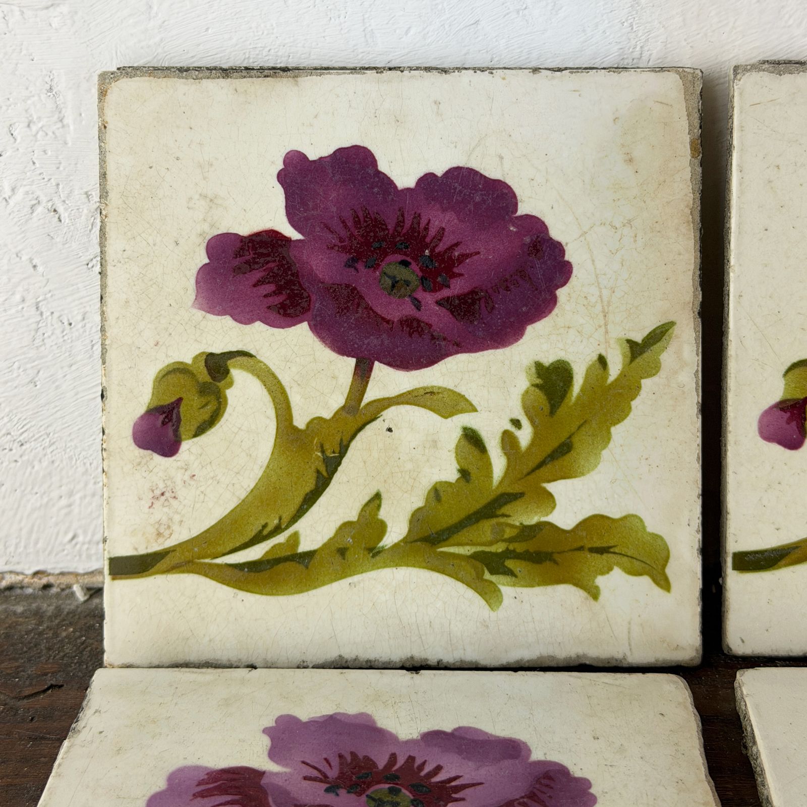 Set van 6 Art Nouveau Bloemen Keramische Tegels, Architectural Salvage photo vinterior