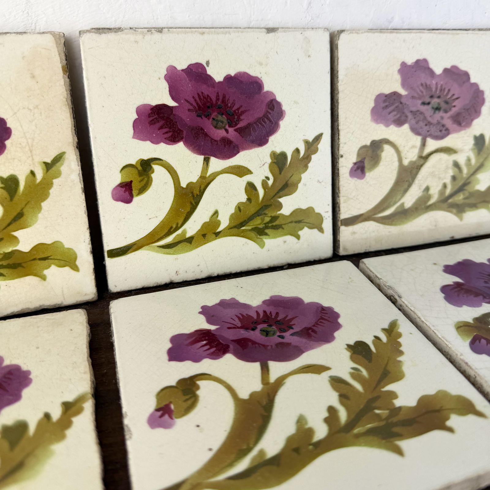 200.0 Set van 6 Art Nouveau Bloemen Keramische Tegels, Architectural Salvage photo