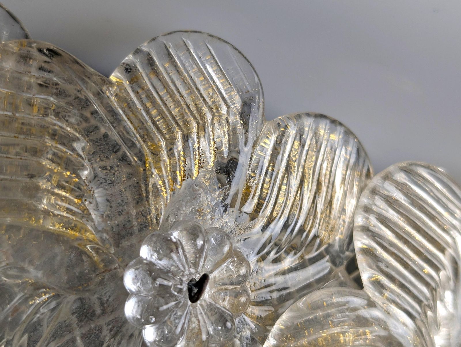 Plafonnier floral en verre de Murano à poudre d'or, Barovier and Toso, années 1960 photo for sale