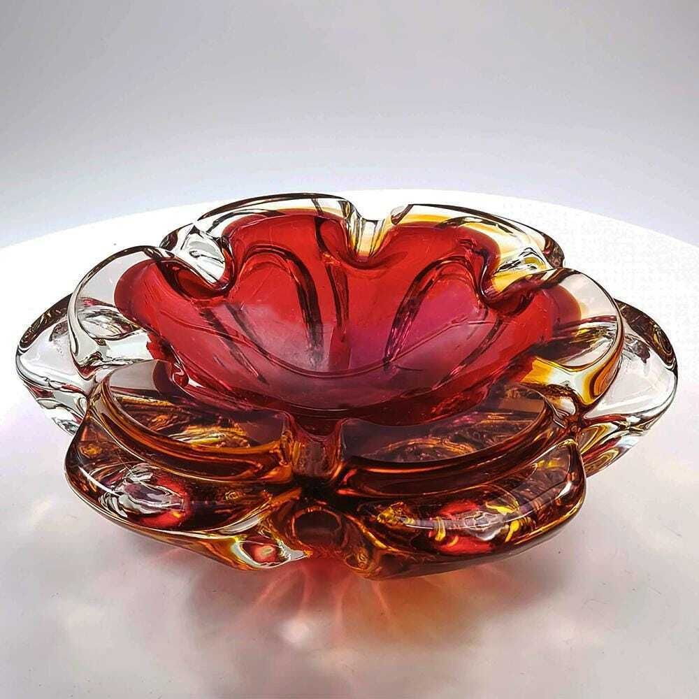 Grote asbak in Murano-glas, jaren 1960. Gemaakt in Murano, Italië. 18,5 cm / 7,28 inch photo Woonaccessoires
