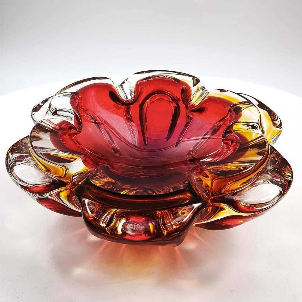 Grote asbak in Murano-glas, jaren 1960. Gemaakt in Murano, Italië. 18,5 cm / 7,28 inch photo vinterior