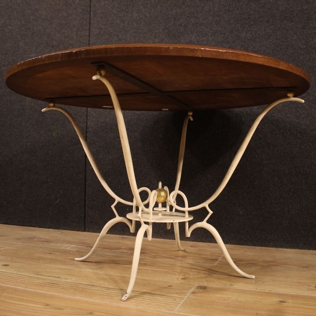 Table basse de design français en métal peint photo Mobilier