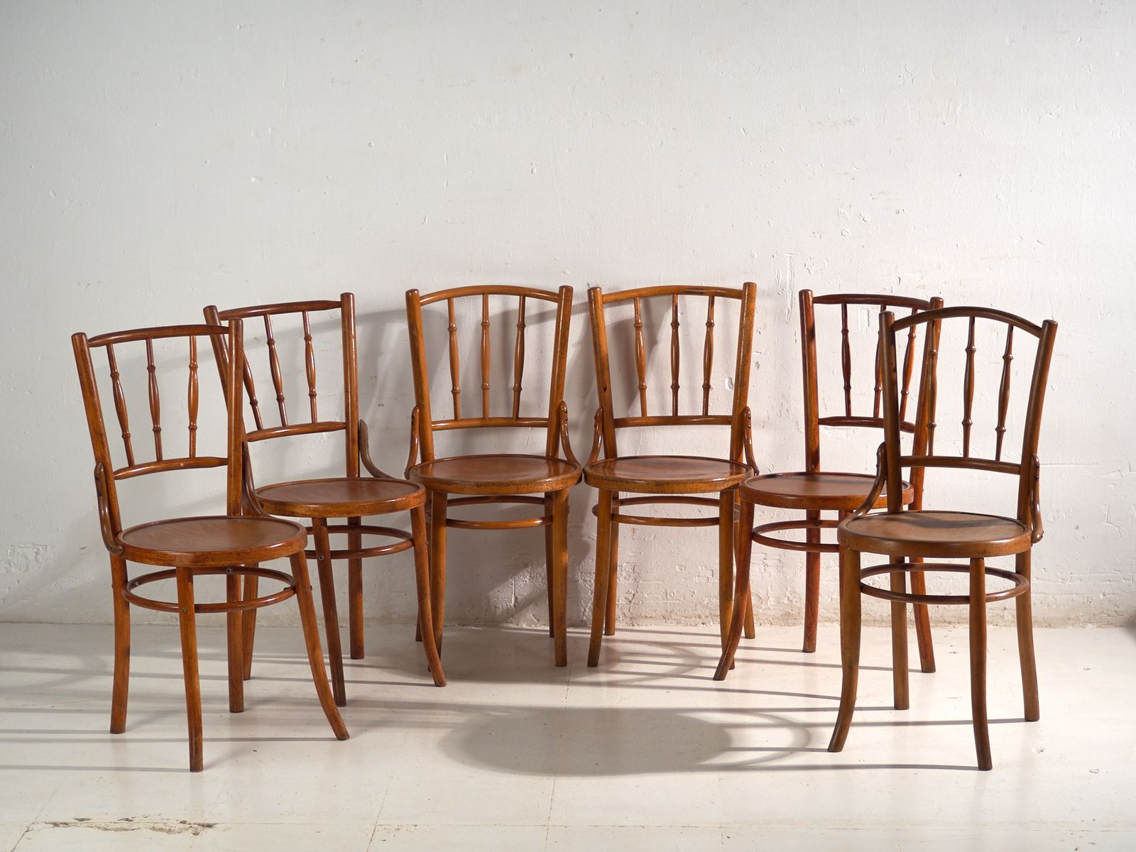 Chaises d'époque de style Thonet en bois courbé, Europe centrale, vers 1930, lot de 6 photo vintage