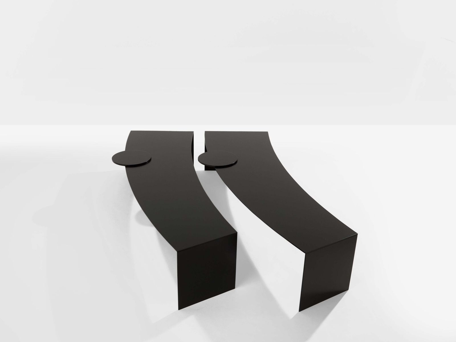 Paire de tables basses en métal Gilles Derain Lumen Edition 1986 photo furniture