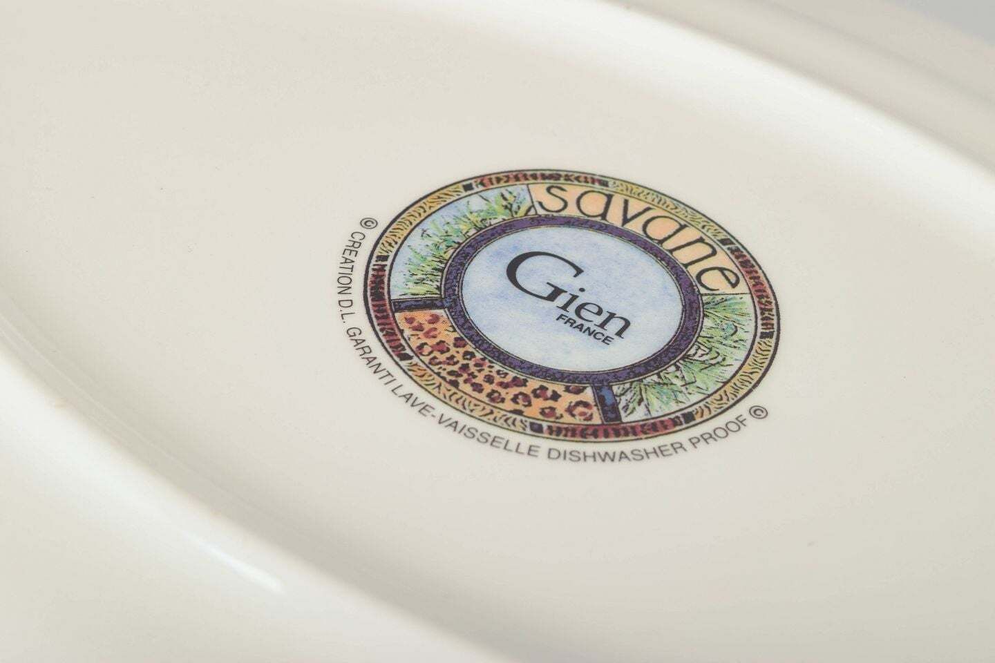 Gien, France. "Savane", ovale serveerschaal in faience, jaren 1980. photo Woonaccessoires