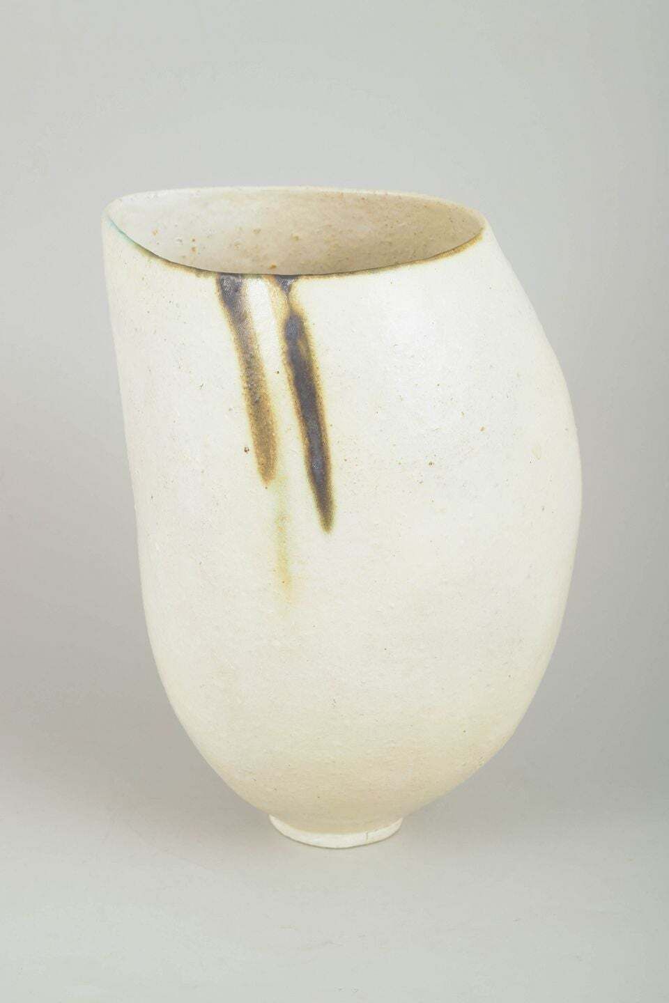 Vase en grès à forme asymétrique, potier européen, années 1980 photo for sale