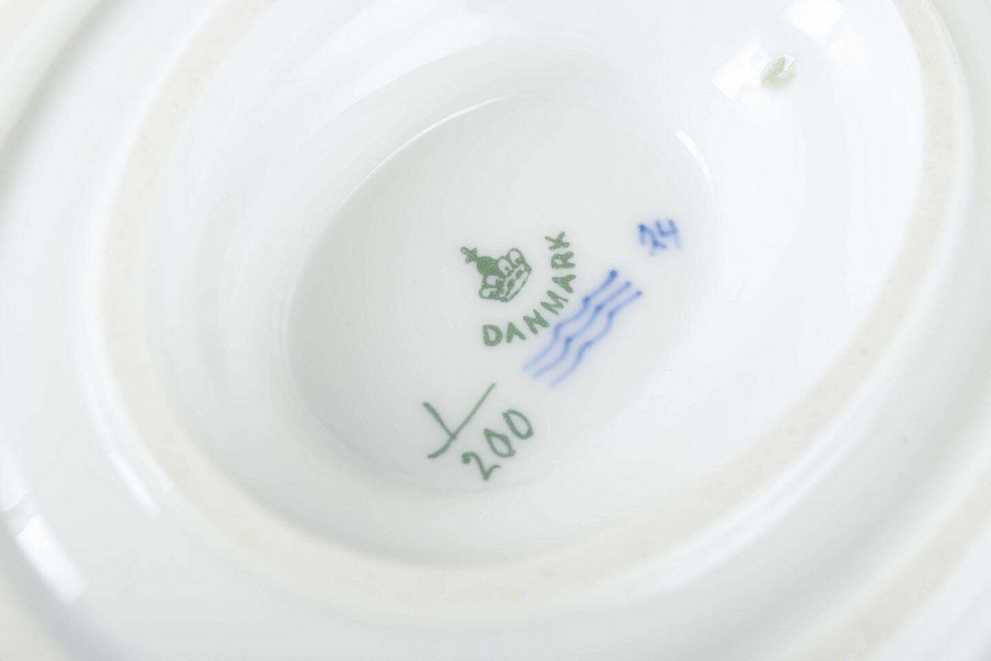 Royal Copenhagen, Blue Fluted Plain. Zeldzame porseleinen sauskom, begin 20e eeuw. photo Woonaccessoires