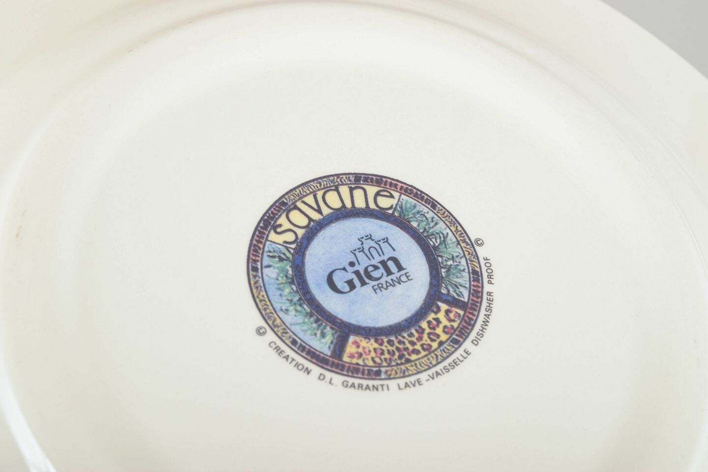 Gien, France. "Savane", set van drie grote dinerborden in faience, jaren 1980. photo Woonaccessoires
