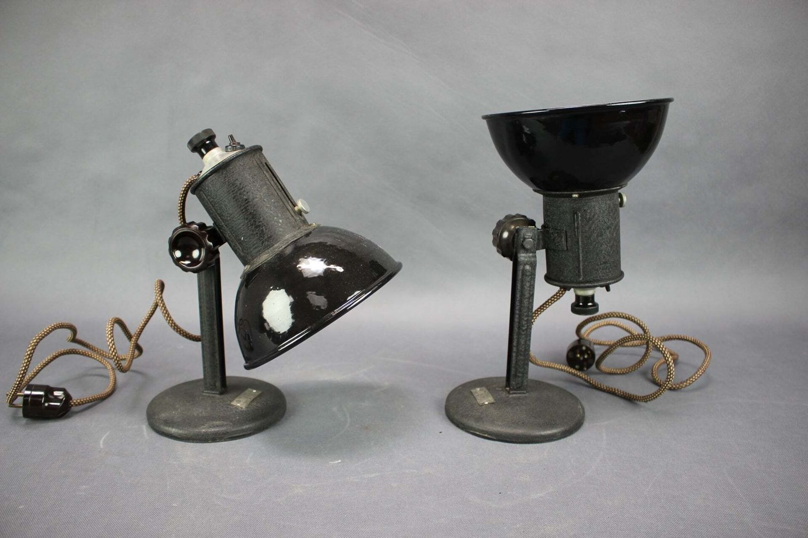 Paire de lampes de bureau industrielles réglables, 1955, Tchécoslovaquie photo furniture