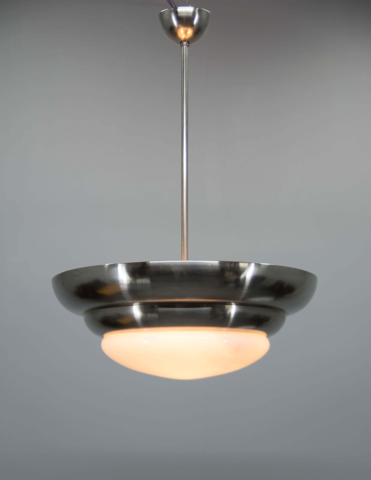 Lustre en nickel Franta Anýž, années 1930, restauré photo Luminaires