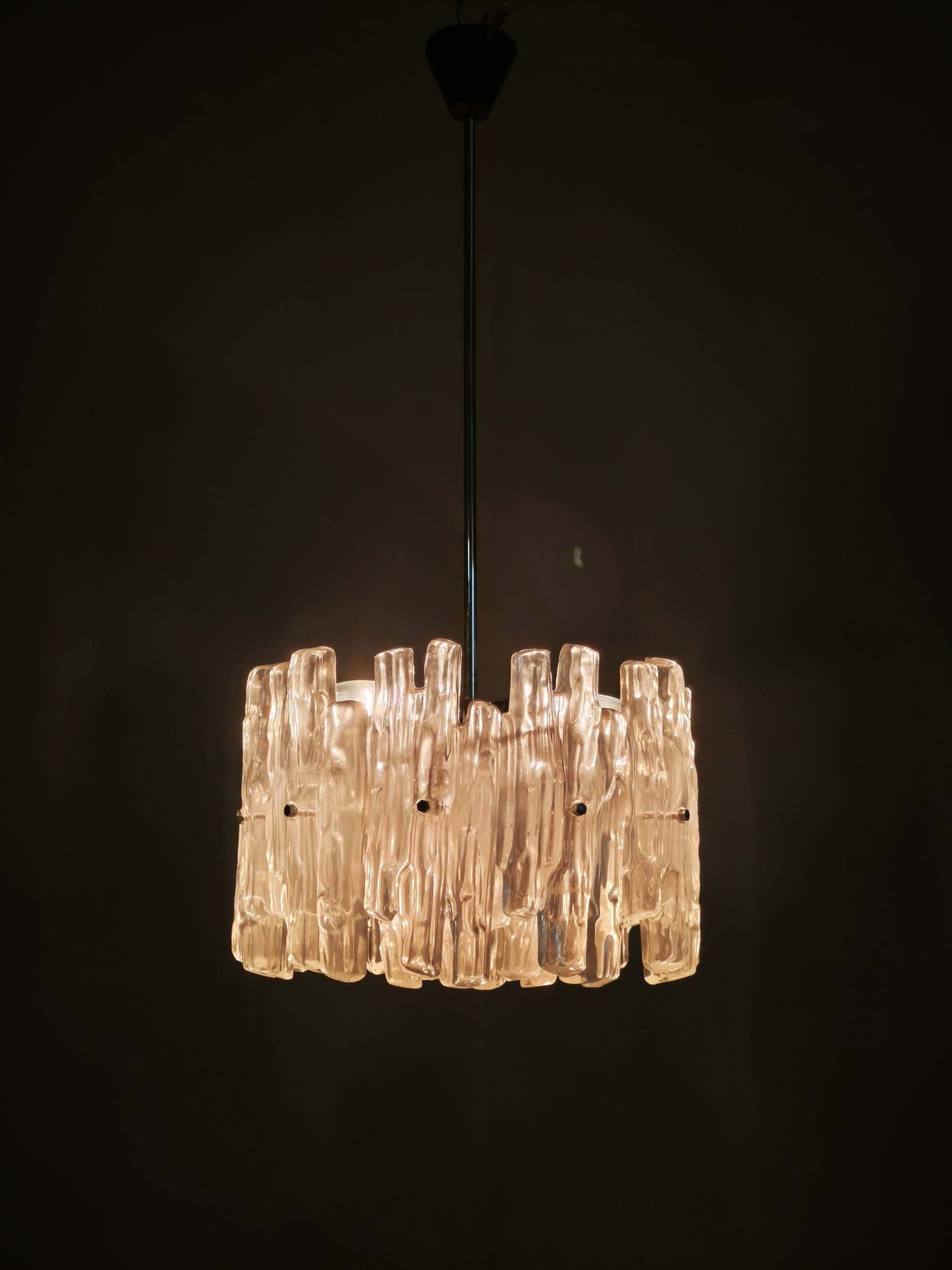 1487.0 Oostenrijkse Hanglamp met Getextureerd Glas ca. jaren 1960, toegeschreven aan J.T. Kalmar photo