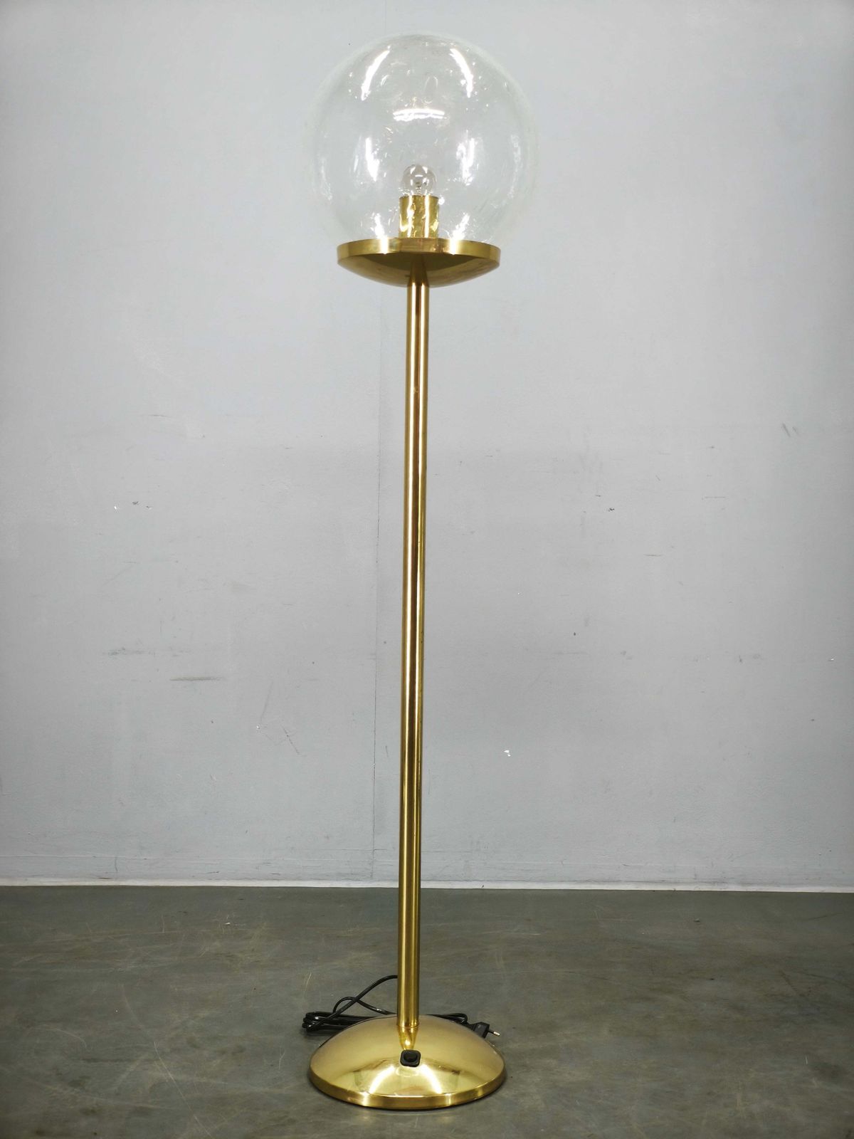 Space Age Bollenlamp van Glas en Messing, Tsjecho-Slowakije, jaren 1970 photo furniture