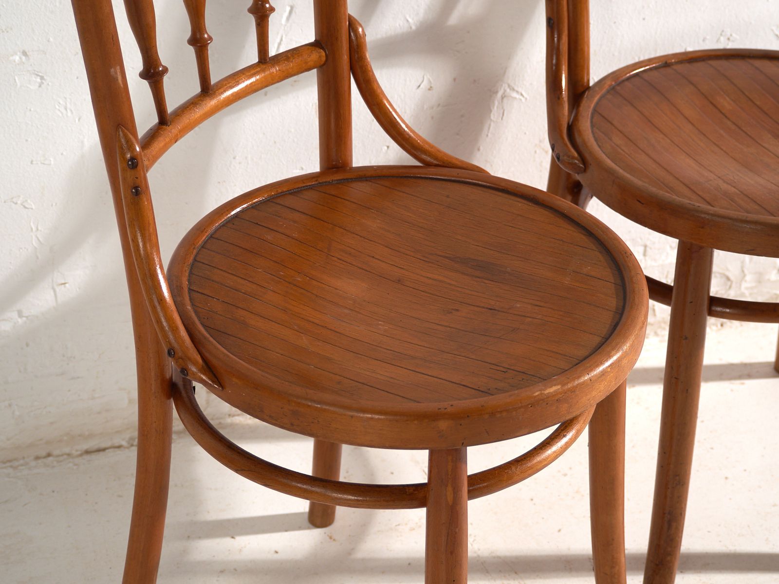 Chaises d'époque de style Thonet en bois courbé - Hongrie, vers 1960 #8 photo Mobilier