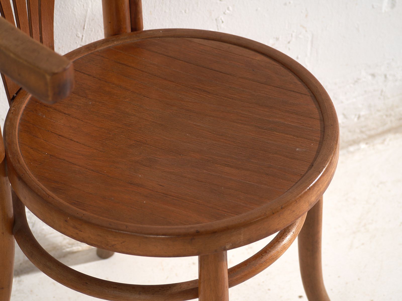 454.0 Chaises d'époque de style Thonet en bois courbé, Hongrie, vers 1960 #1 photo