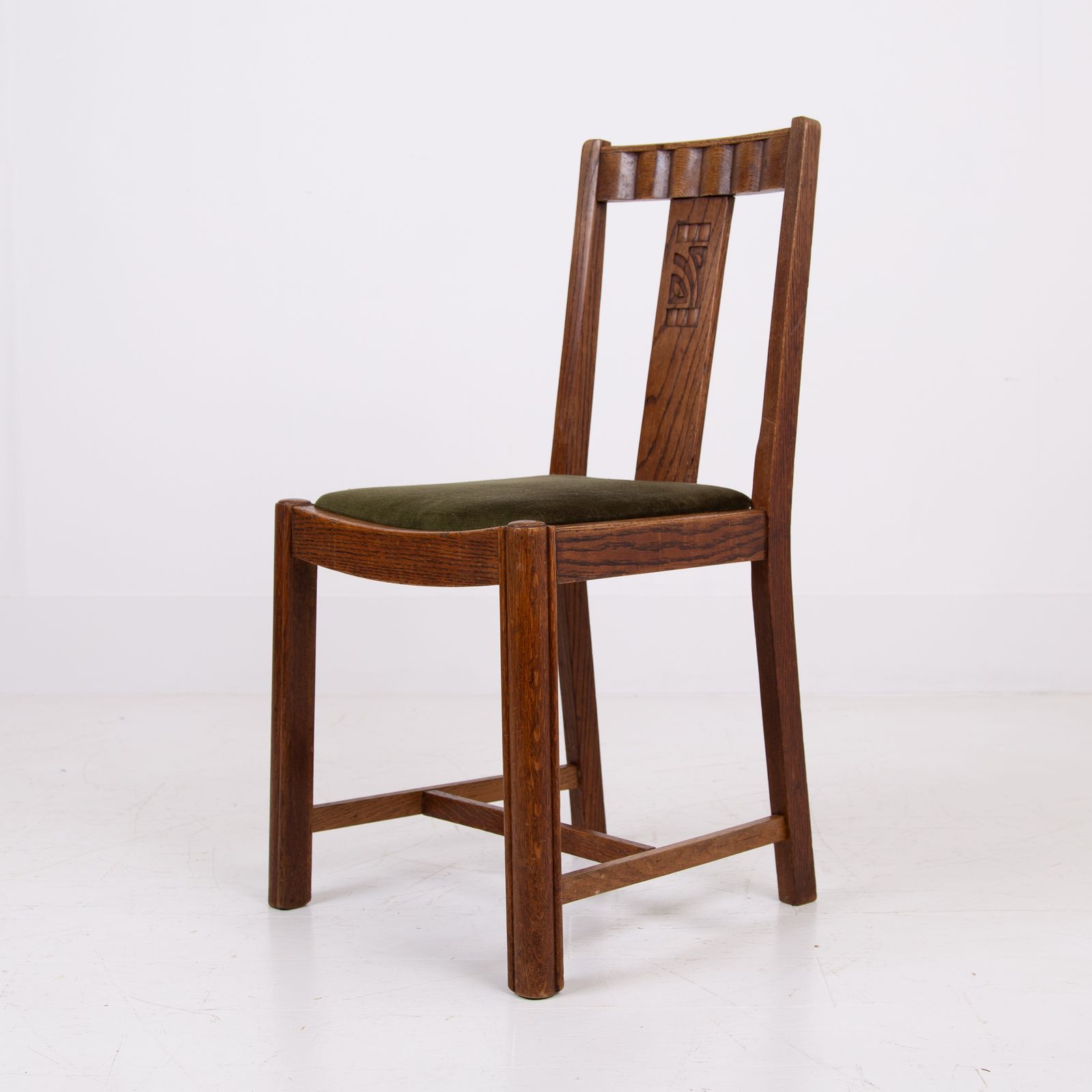 photo vinterior Art Deco Fine Set Of 4 English Oak Dining Chairs 1930s