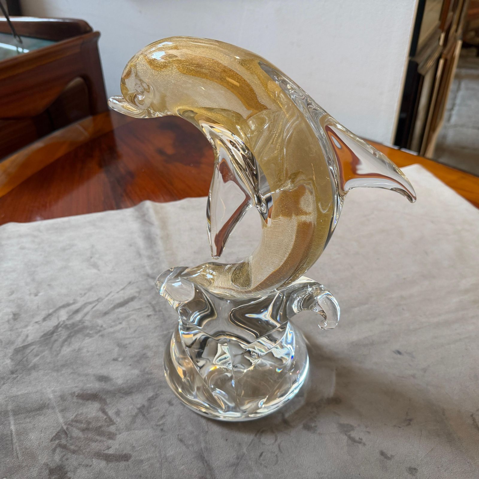 Sculpture en verre de Murano blanc et or, dauphin, dans le style de Barovier, années 1990 photo 988.0