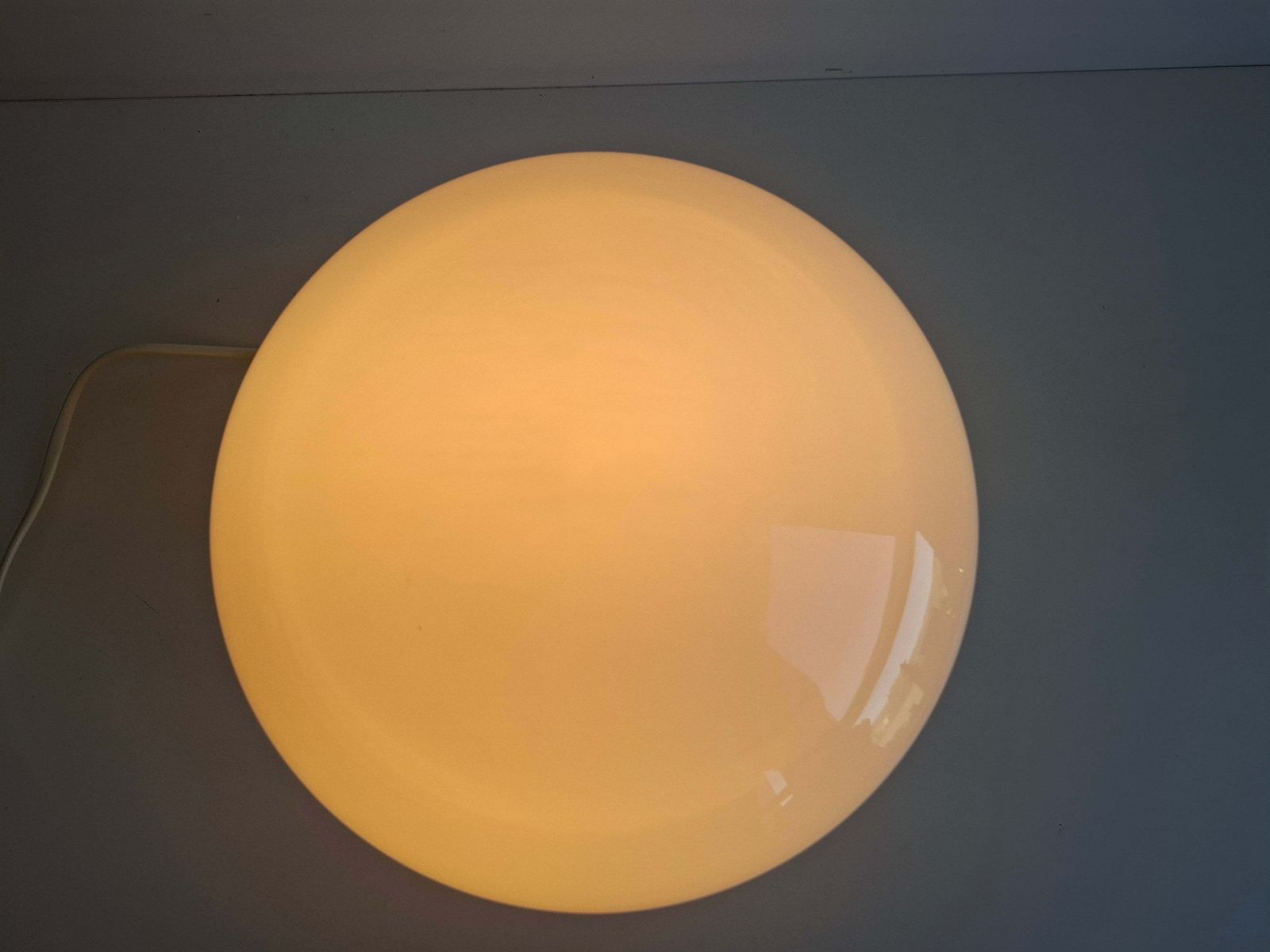 Ivan Jakeš jaren 1970 Tsjechoslowaaks opaalglazentafellamp photo 334.0