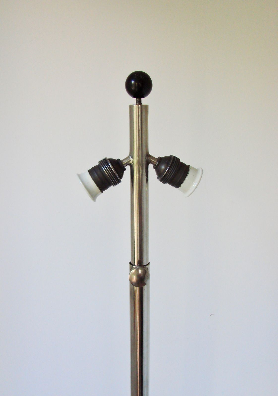photo furniture Art Deco Vloerlamp, jaren 1930, Vernikkeld Staal