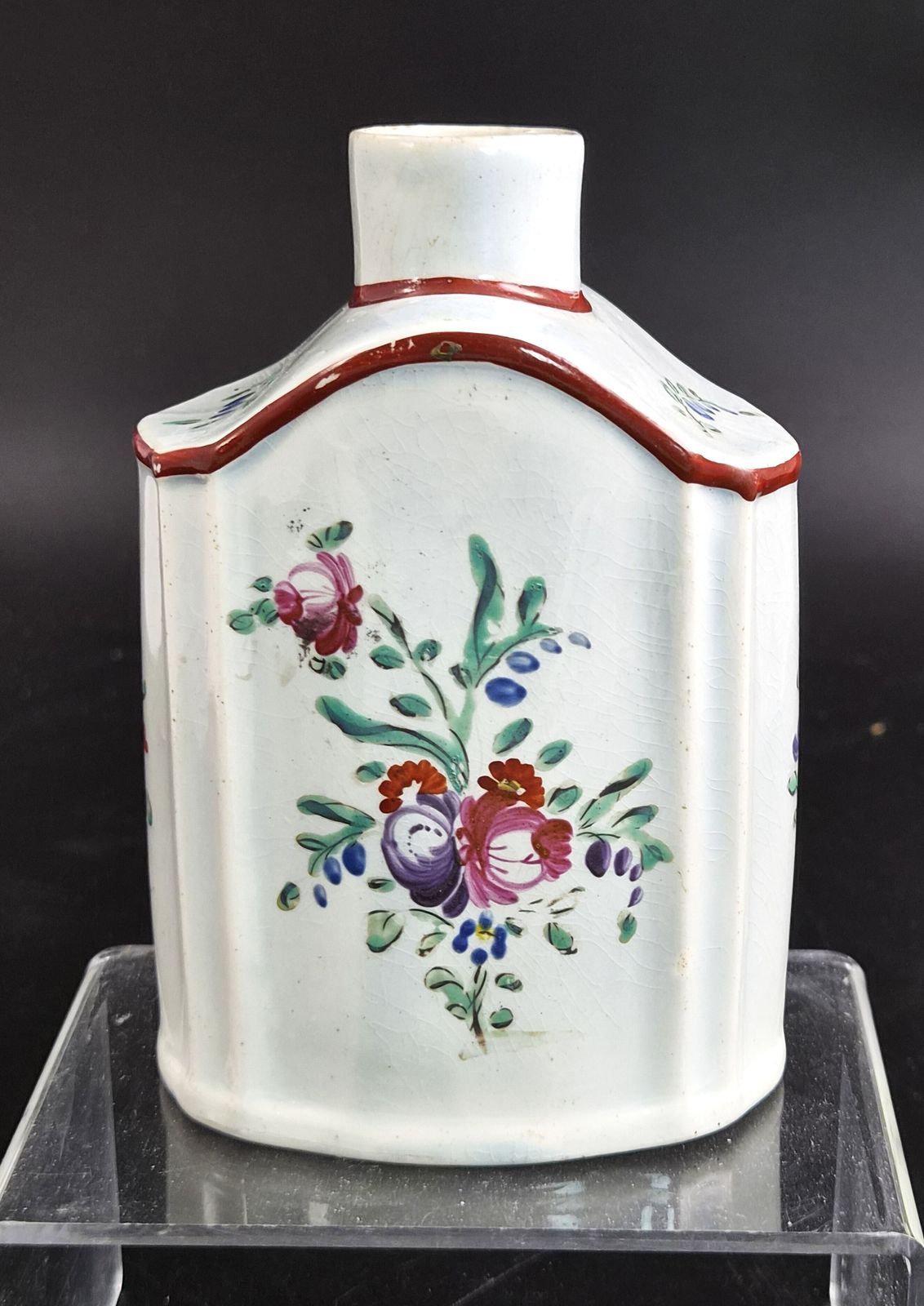 Leeds Pottery Theebusje met Bloememaille, Dubbel Stempel, ca. 1780 photo furniture