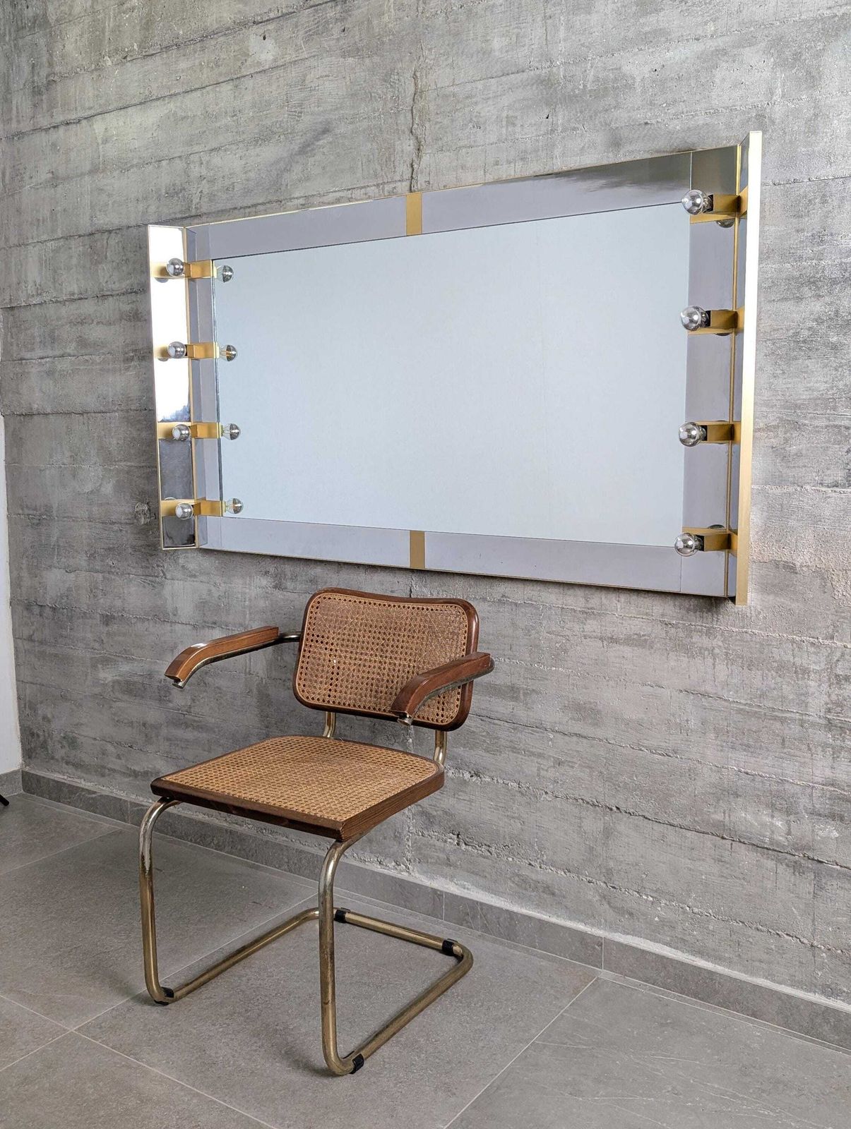 Miroir de coiffeuse lumineux en chrome et laiton, par Gaetano Sciolari, Italie, années 1970 photo furniture