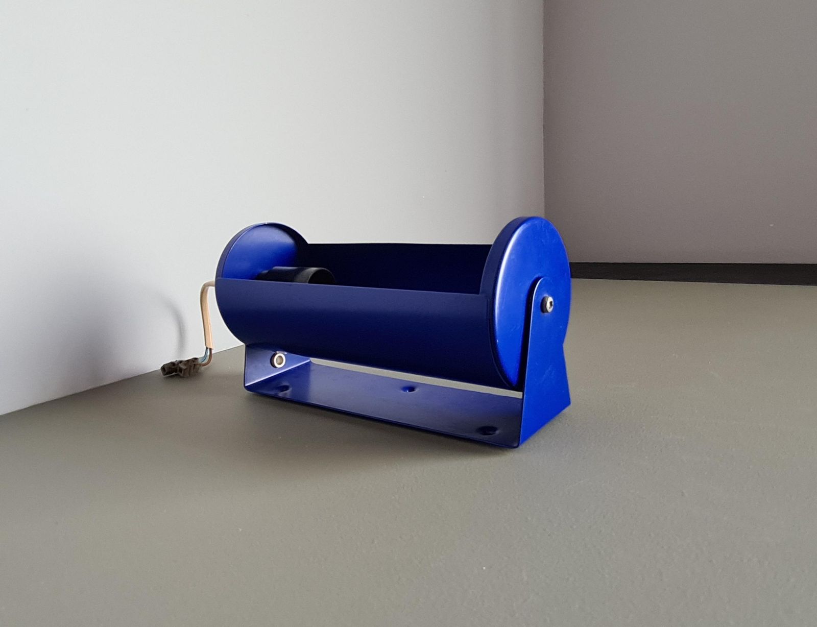 Vintage Ikea Blauwe Wandlamp, Geëmailleerde Cilinder Wandlamp, Iconisch Design, Scandinavisch Space Age Design jaren 1980 photo vinterior