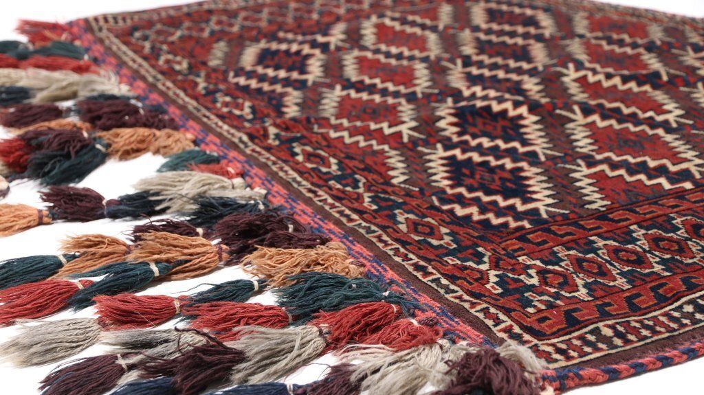 Antiek Yomut Tribal Vloerkleed, Donkerrood, 114 × 71 cm, ca. jaren 1920 photo vinterior