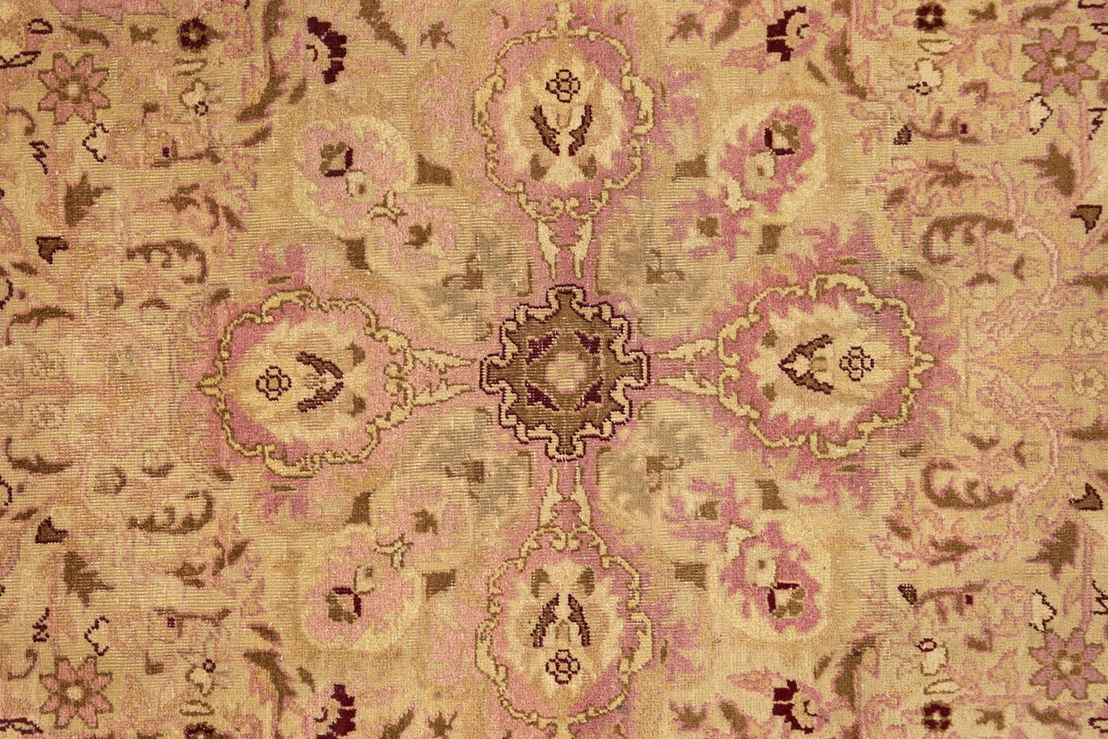 Antiek Indiaas Amritsar-tapijt, 244 × 124 cm, ca. jaren 1920 photo buy