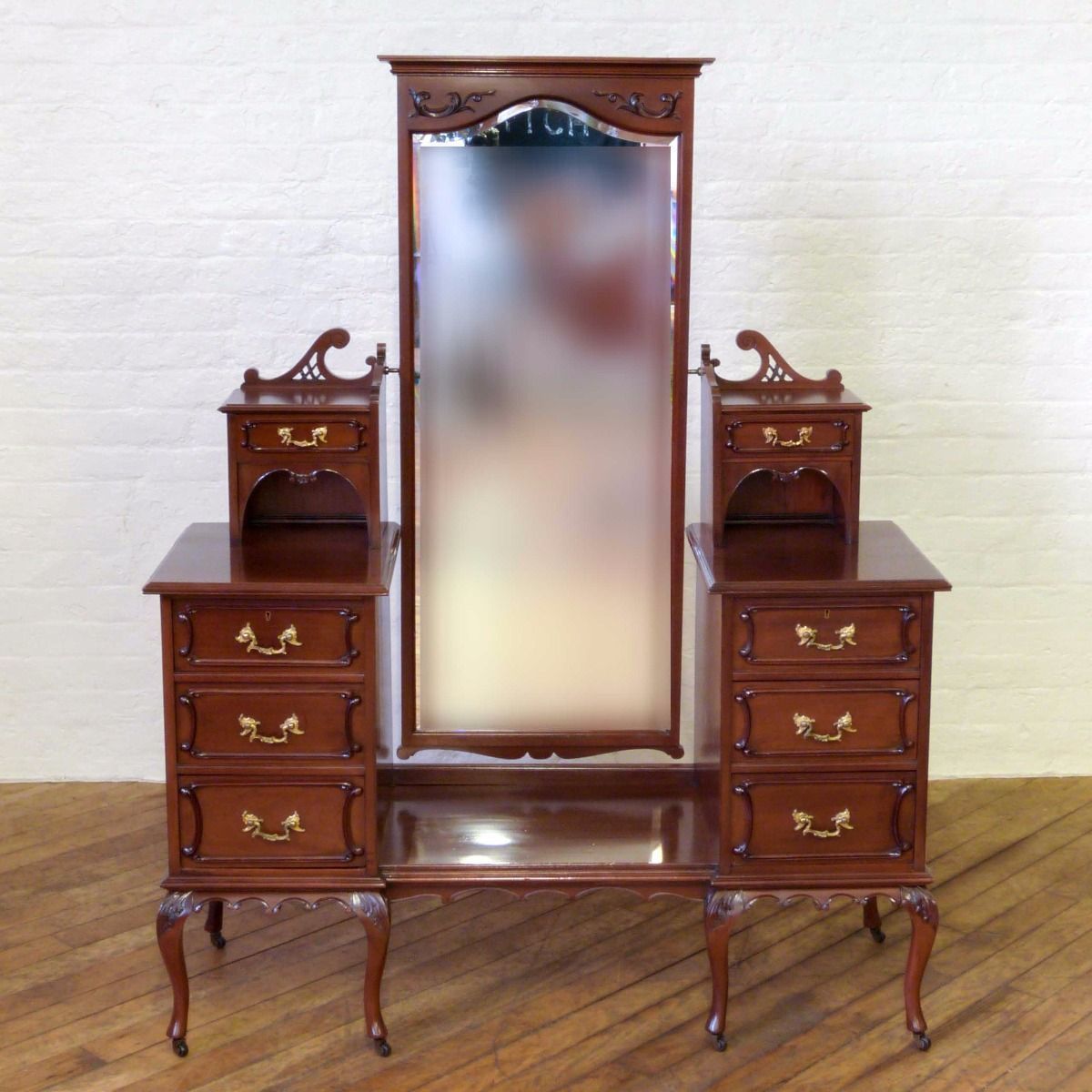 Victorian Mahogany Dressing Table photo furniture