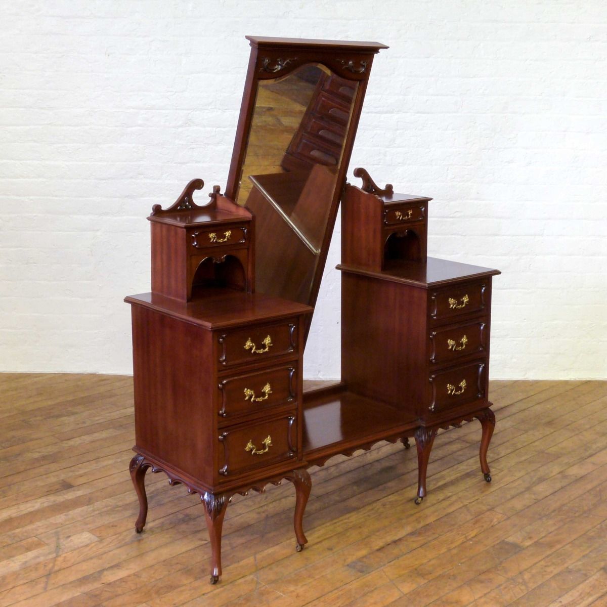 Furniture Victorian Mahogany Dressing Table photo