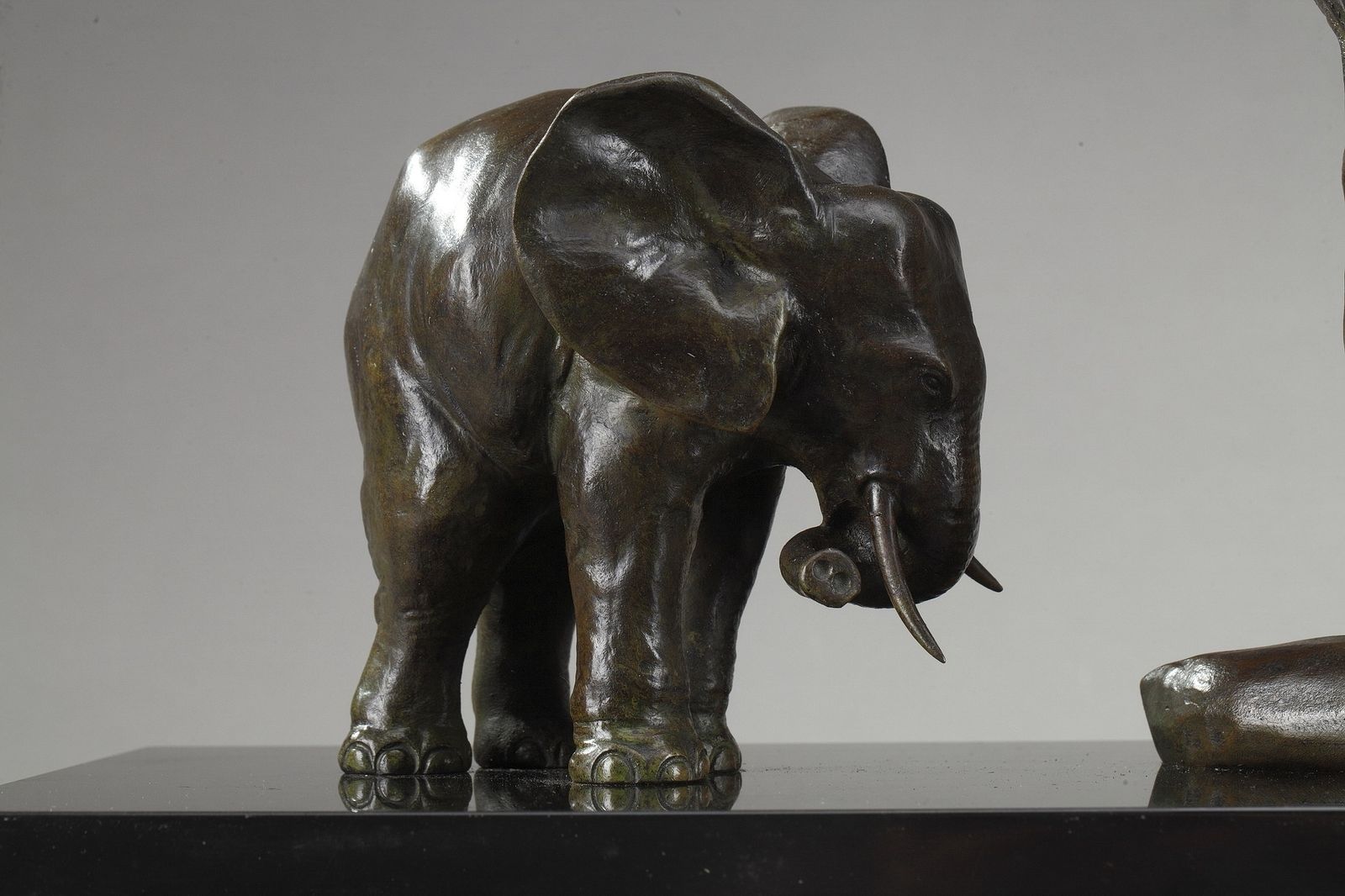 Statue en bronze « Elephant With Its Two Baby Elephants », par Ulisse Caputo (1872-1948) photo Décoration