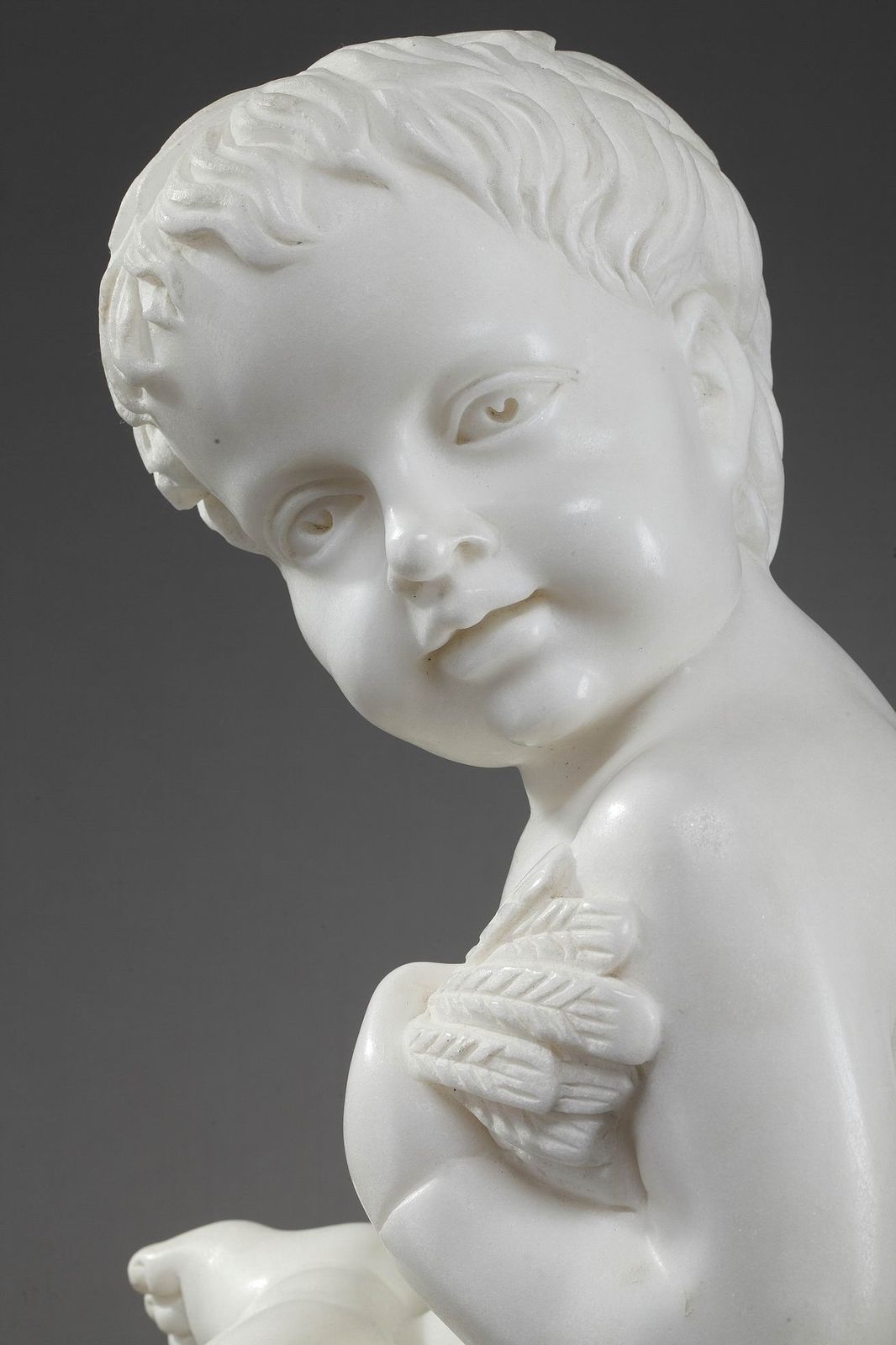 Figure en marbre du XXe siècle « Putto aux épis de blé » photo vintage
