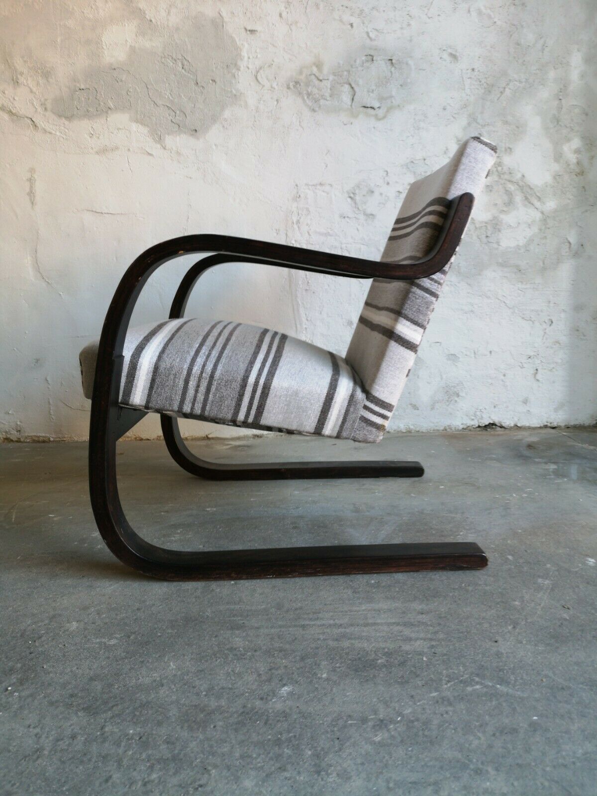 A Stunning Pair Of Early Alvar Aalto 34/402 Cantilever Armchairs, 1930s, Artek photo Furniture