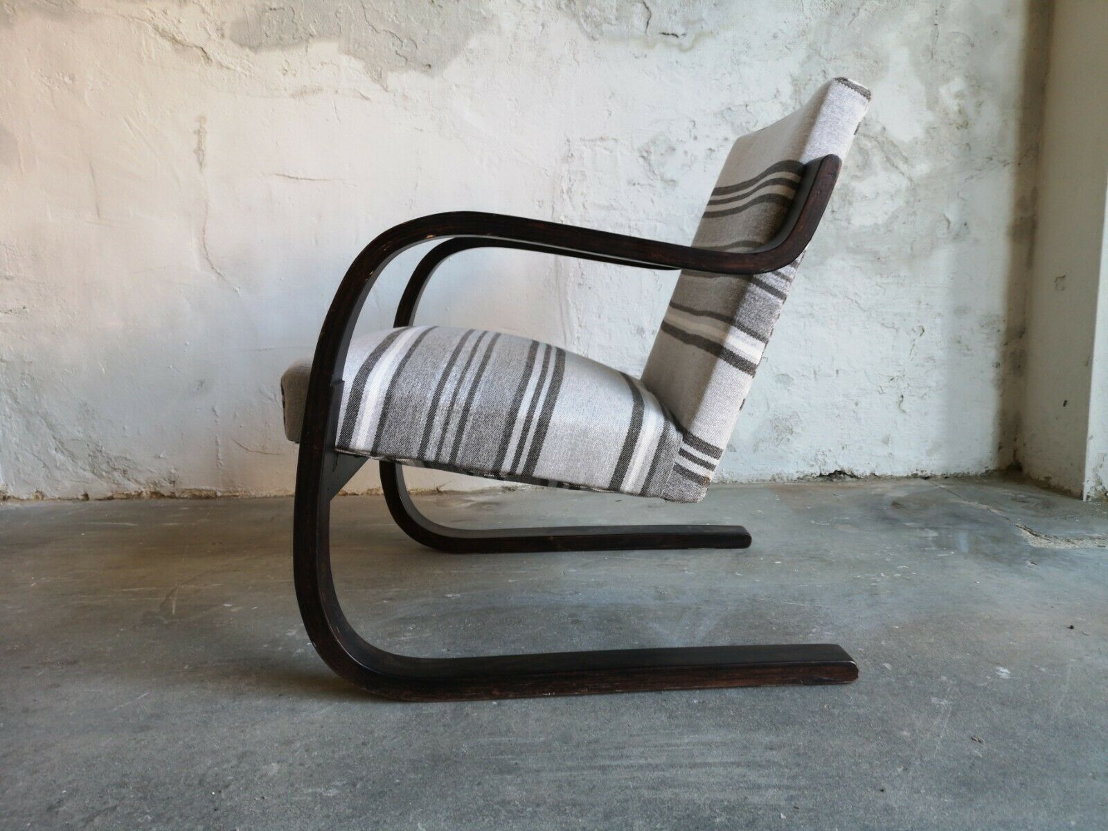 A Stunning Pair Of Early Alvar Aalto 34/402 Cantilever Armchairs, 1930s, Artek photo 3950.0