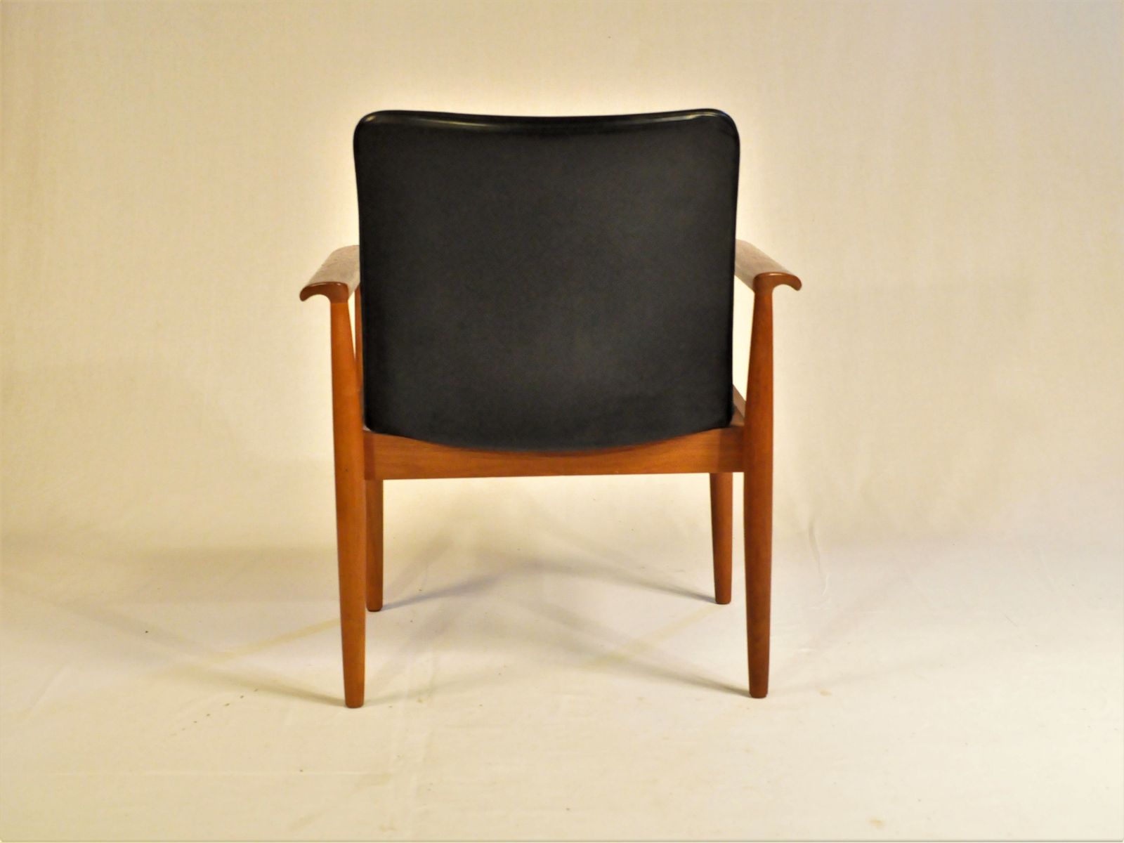 1960s Finn Juhl Model 209 Diplomat Chair In Teak And Black Leather By Cado photo 1000.0