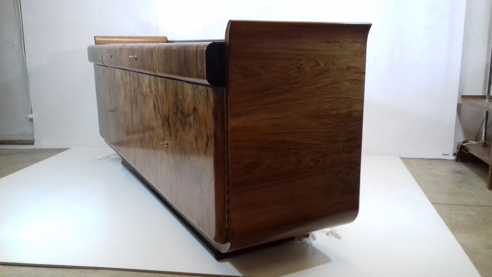 photo vinterior Set Of Art Deco Cabinet And Sideboard   Tulipan Designed By Jindřich Halabala, 1930´S.