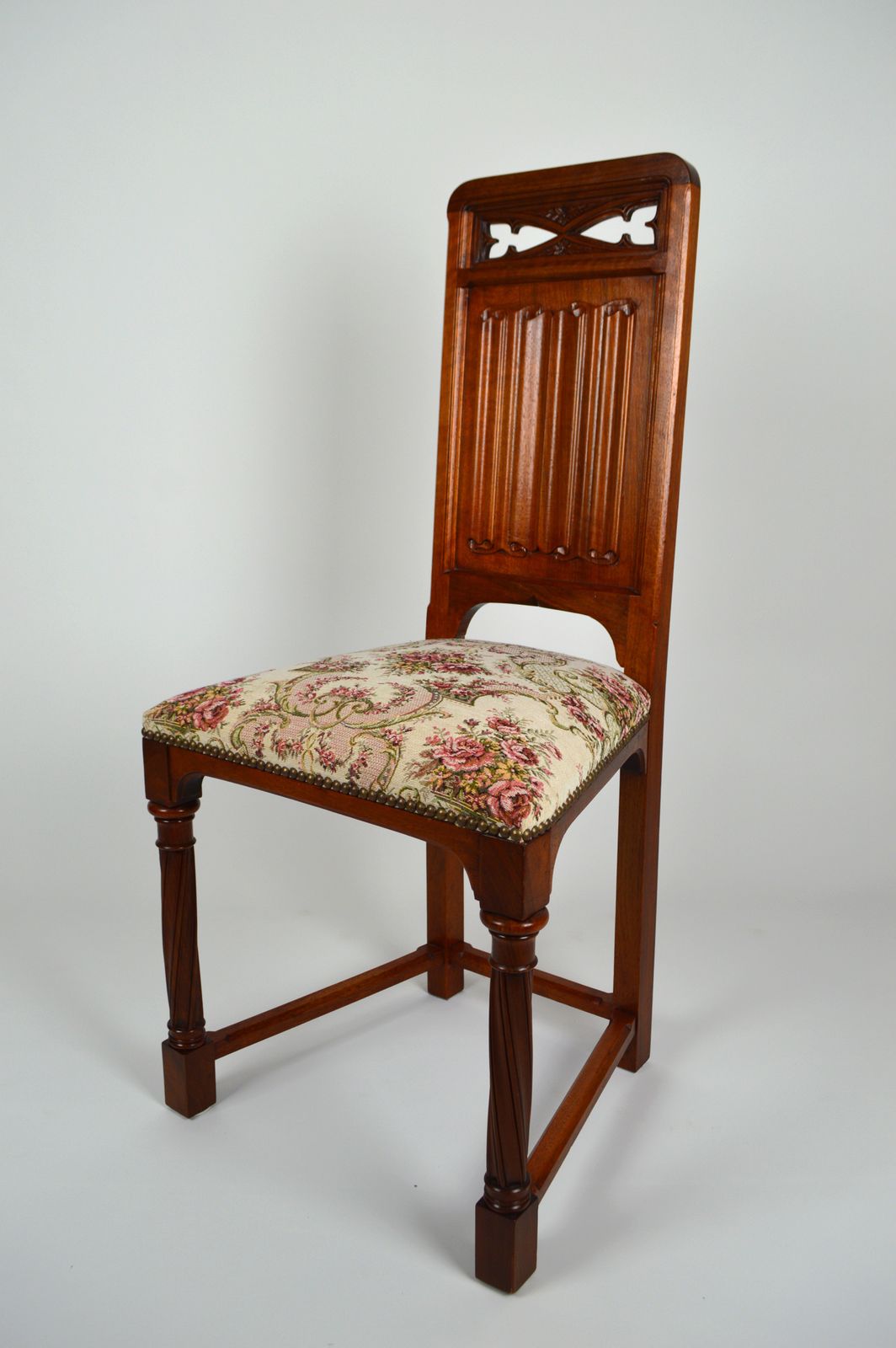 Pair Of Gothic Revival Chairs In Carved Walnut, France, Circa 1890 photo vinterior