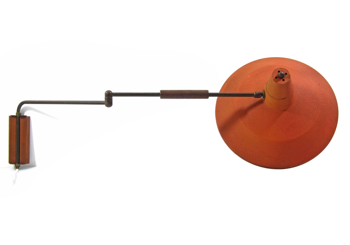 Rode Vintage Wandlamp Uit De Jaren Vijftig Met Draaibare Arm