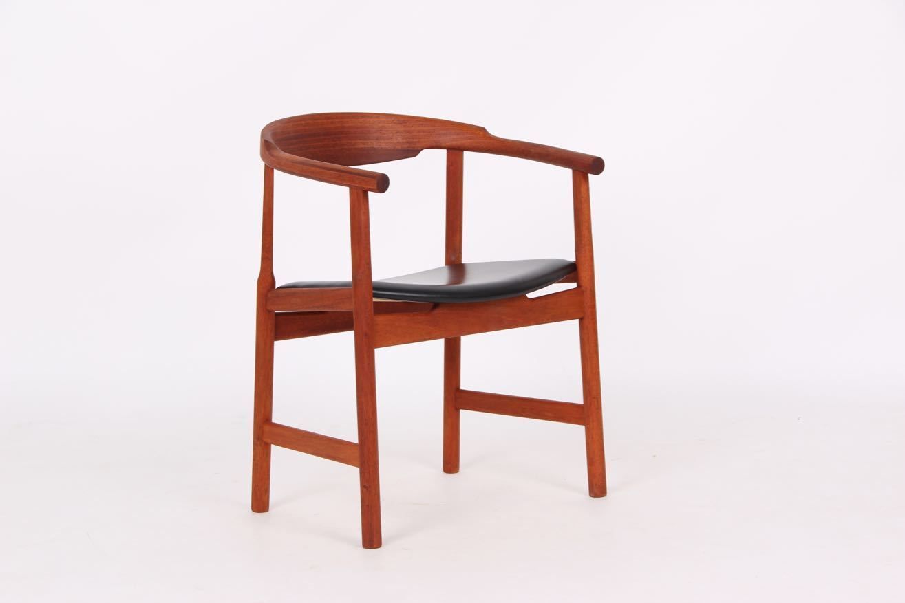 Armchair, Pp208, By Hans J. Wegner, Pp Møbler Denmark. Mahogany And Black Leather. photo Furniture