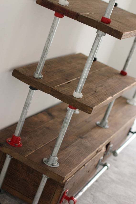 Belle Reclaimed Scaffolding Board And Galvanised Steel Pipe Industrial Open Wardrobe/Dressing Room System With Powder Coated Fittings photo for sale