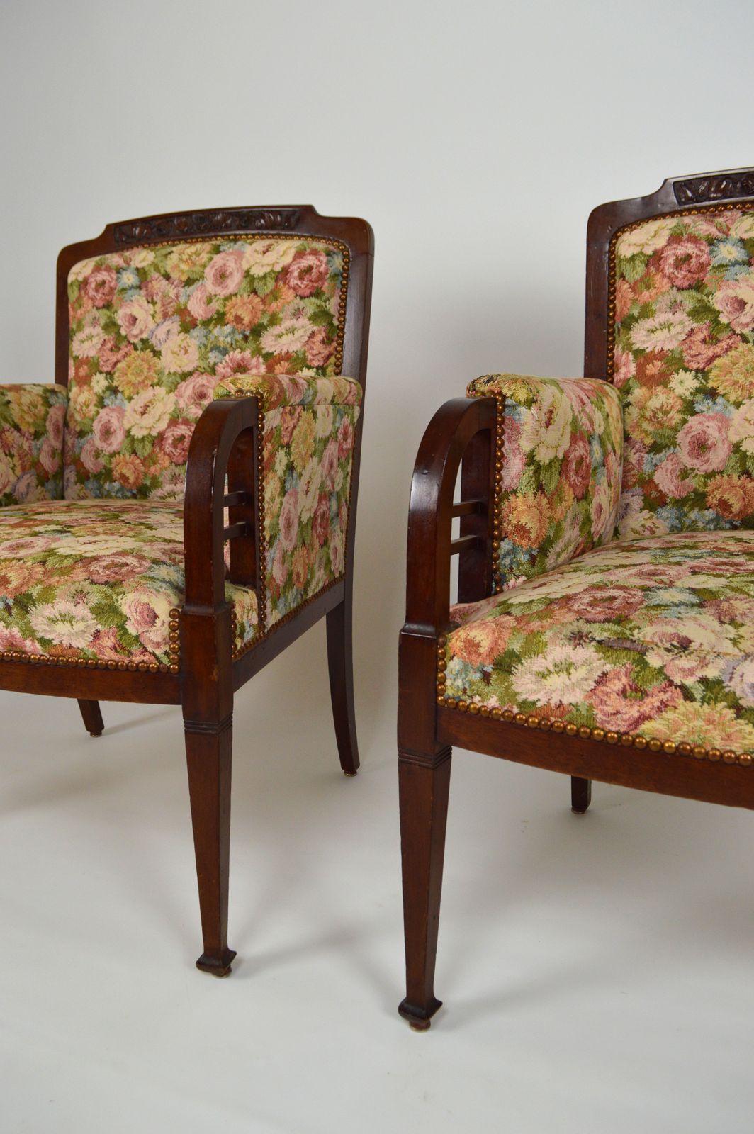 photo vinterior Art Nouveau Salon Set In Carved Mahogany On A Floral Theme, Circa 1900