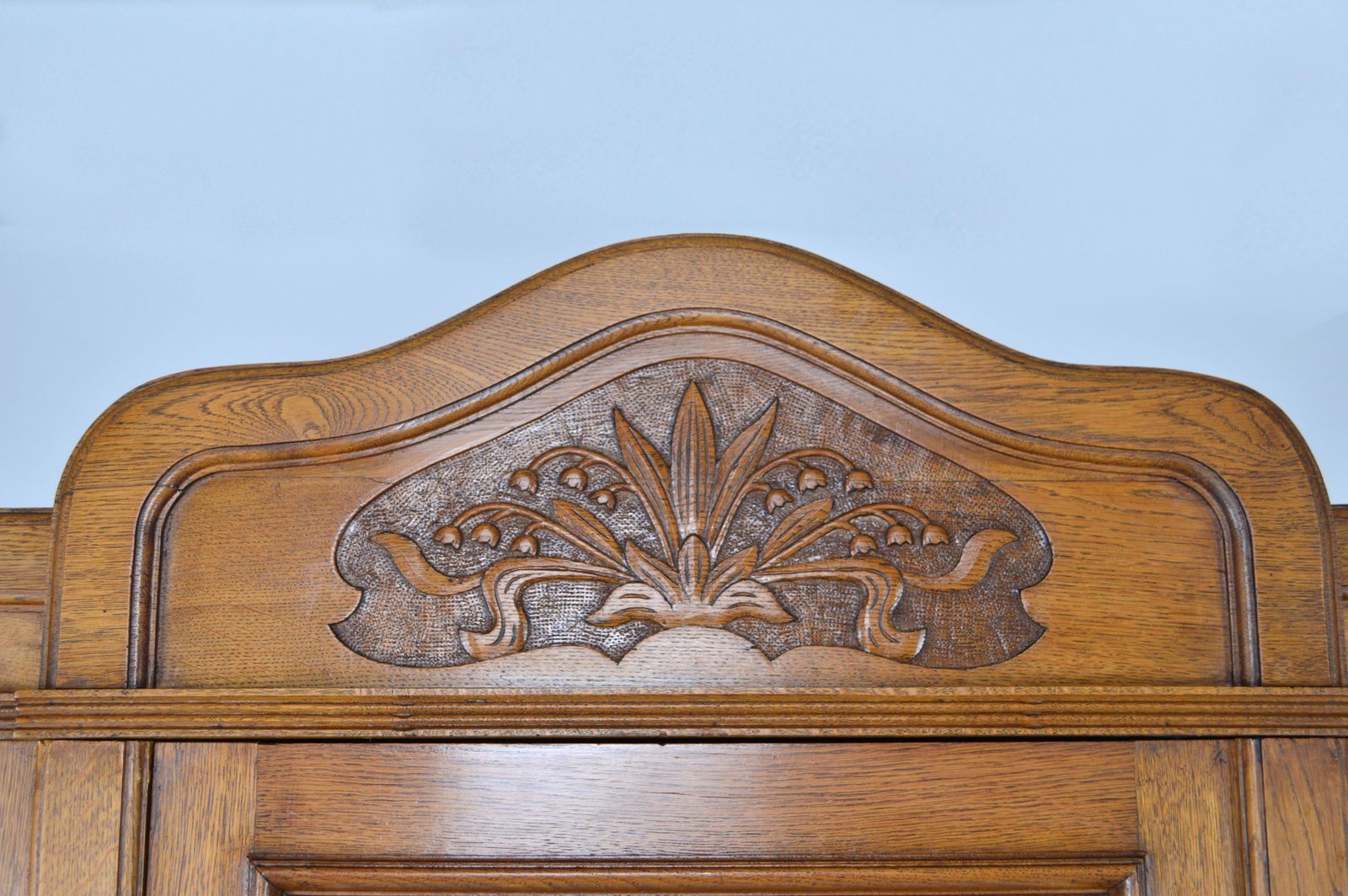 photo furniture French Art Nouveau Twin Beds Bedroom Set Of 3 In Solid Carved Oak, Circa 1910