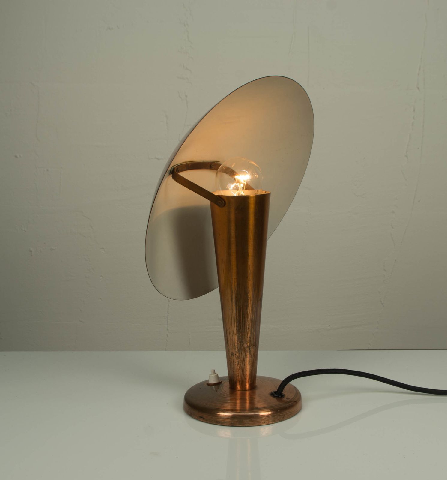 Bauhaus Brass Table Lamp, 1930s photo vinterior