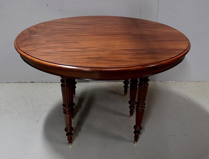 Solid Mahogany Oval Table, Louis Philippe Period   Middle Nineteenth