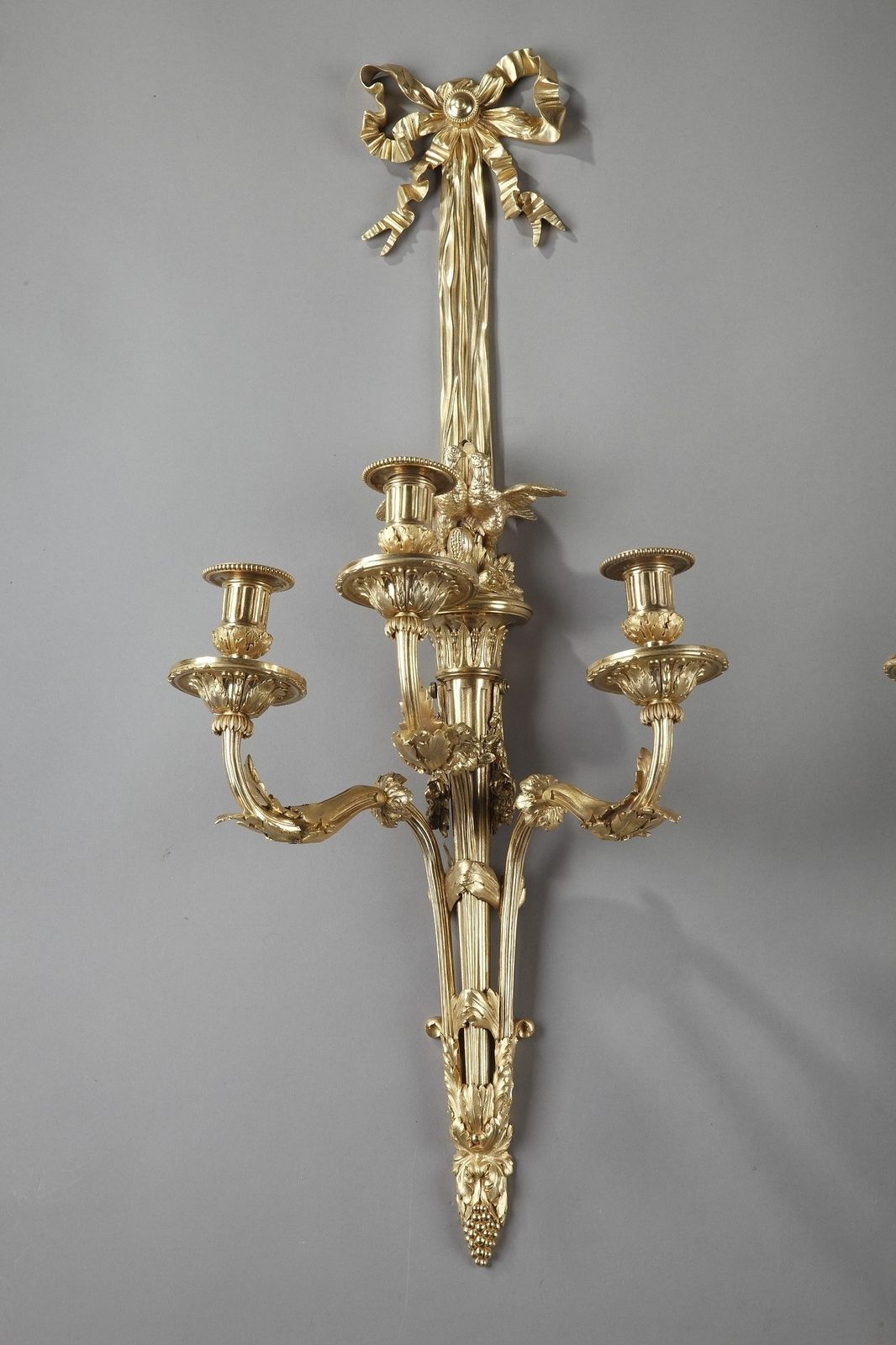 Grandes appliques murales de style Louis XVI photo for sale