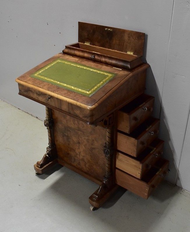 Small Davenport Walnut Desk, England, Victorian Period   19th Century photo 2833.53